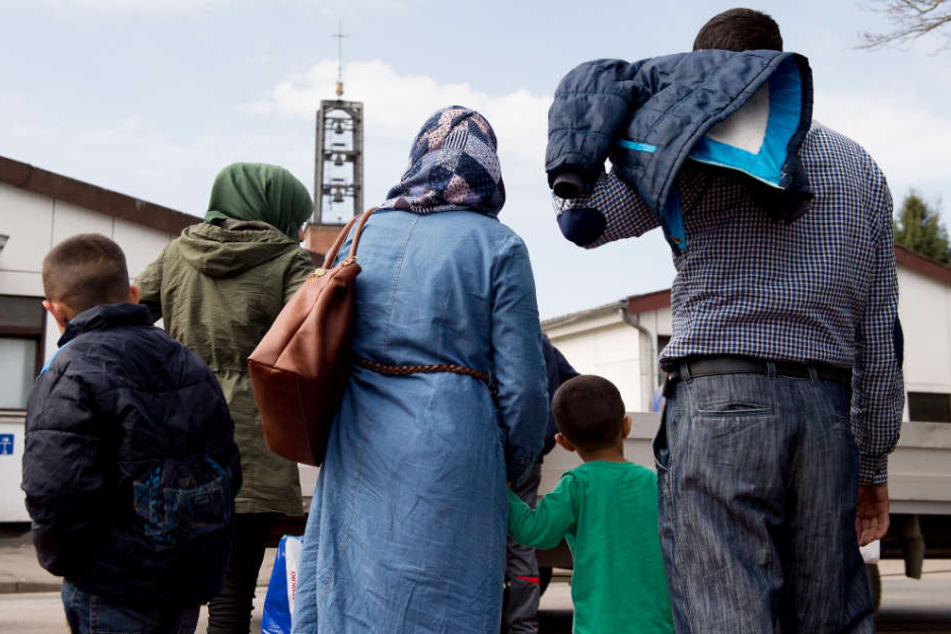 Wer einen eingeschränkten Schutzstatus hat, darf ab 1. August wieder Familienangehörige nach Deutschland holen. (Symbolfoto)