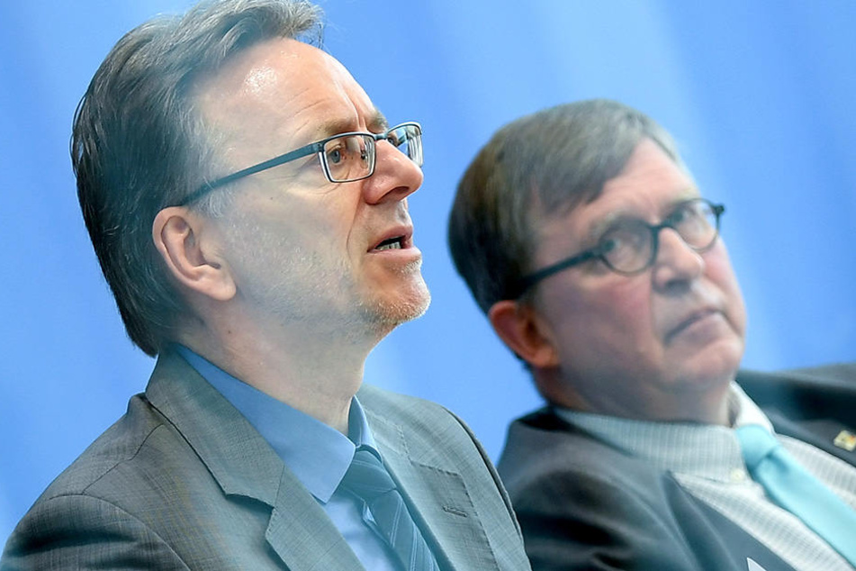 Holger Münch (li.), Präsident des Bundeskriminalamtes (BKA) und Rainer Becker, Vorstandsvorsitzender der Deutschen Kinderhilfe e.V. stellten die Statistik vor.