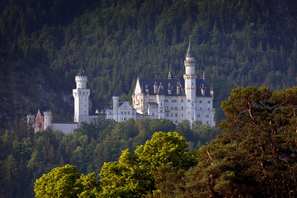 Das Schloss Neuschwanstein lockt jedes Jahr Millionen von Besuchern an.