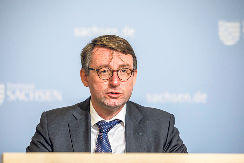Innenminister Roland Wöller (51, CDU) sorgt sich wegen der zunehmenden Proteste.