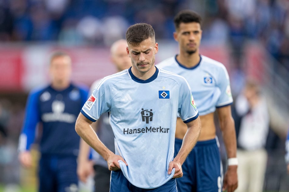 Bei der 0:1-Pleite in Paderborn zeigten die HSV-Spieler über weite Strecken eine katastrophale Leistung - und wurden anschließend trotzdem von ihren Fans gefeiert.