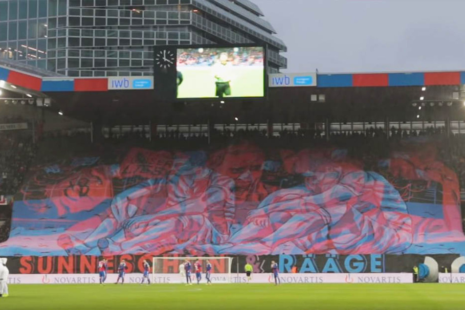Vor der Partie gegen den FC Zürich zeigten die Anhänger des FC Basel eine 3D-Choreo.