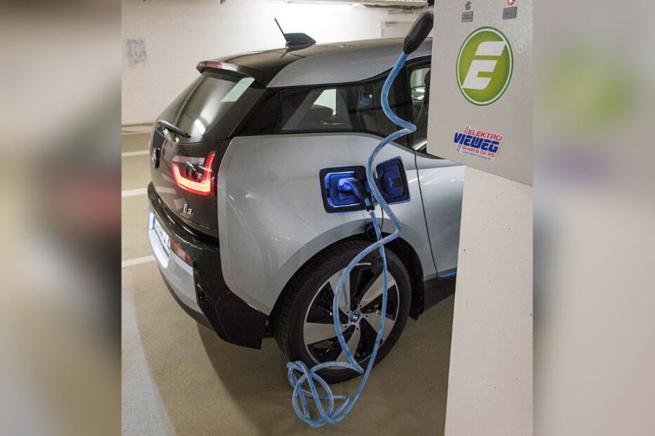 Autos sollen möglichst elektrisch durch Dresden rollen.