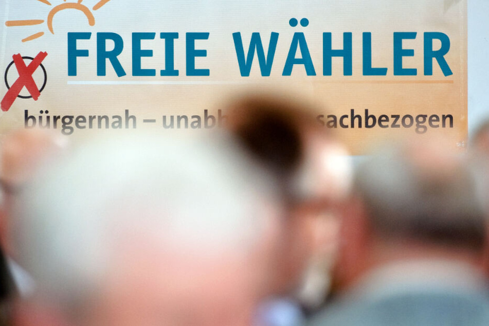 Die Freien Wähler wollen Menschen von der Übernahme eines Ehrenamtes überzeugen.