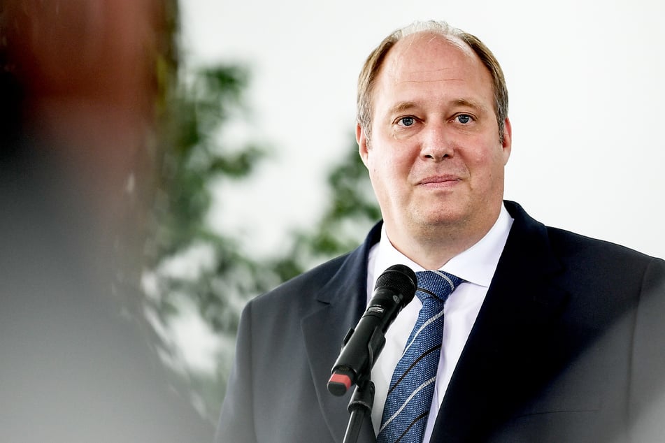 Kanzleramtschef Braun hält Reisen ab August für realistisch