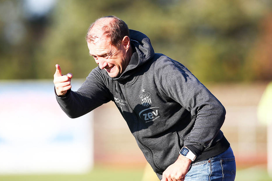 FSV-Coach Joe Enochs warnt vorm Spiel gegen Meppen vor Torjäger Nick Proschwitz.
