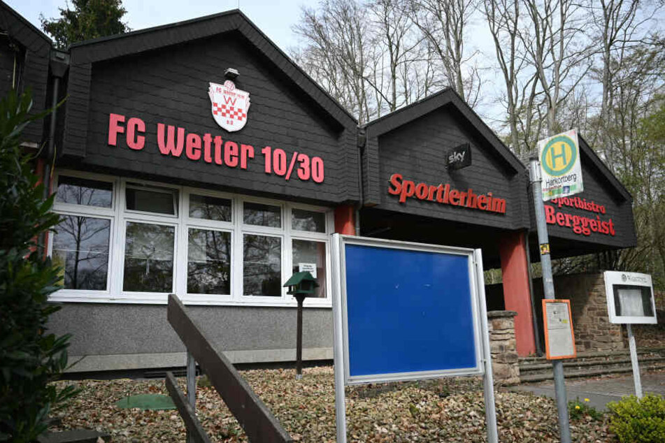 Die wilde Party soll im Vereinsheim des FC Wetter 10/30 stattgefunden haben.