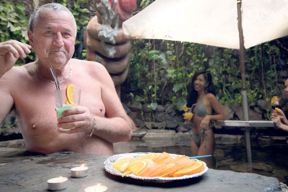 Im Ruhestand möchte Swinger-Club-Chef Reinhard Bartels (66) gern mehr Zeit zum Cocktails schlürfen haben.