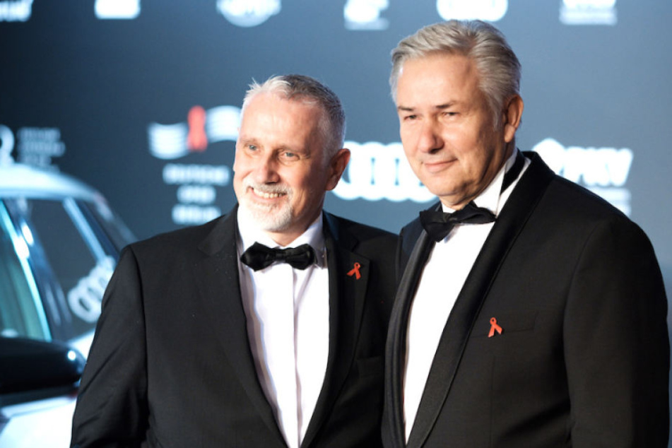 Klaus Wowereit (64, re.) mit seinem langjährigen Partner Jörn Kubicki (52). (Archivbild)