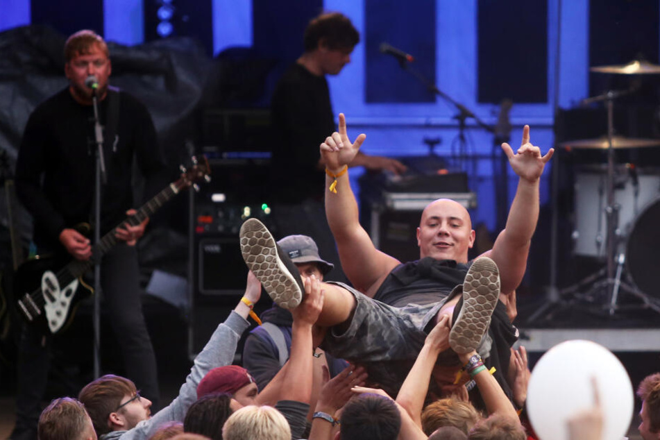 Die Punkband "Dritte Wahl" spielt auf dem Open-Air-Musikfestival "Jamel rockt den Förster".