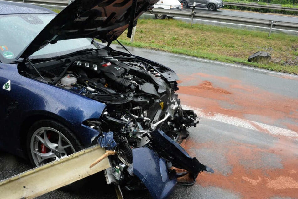 Auch ein Alfa Romeo war nach dem Unfall nur noch ein Totalschaden.