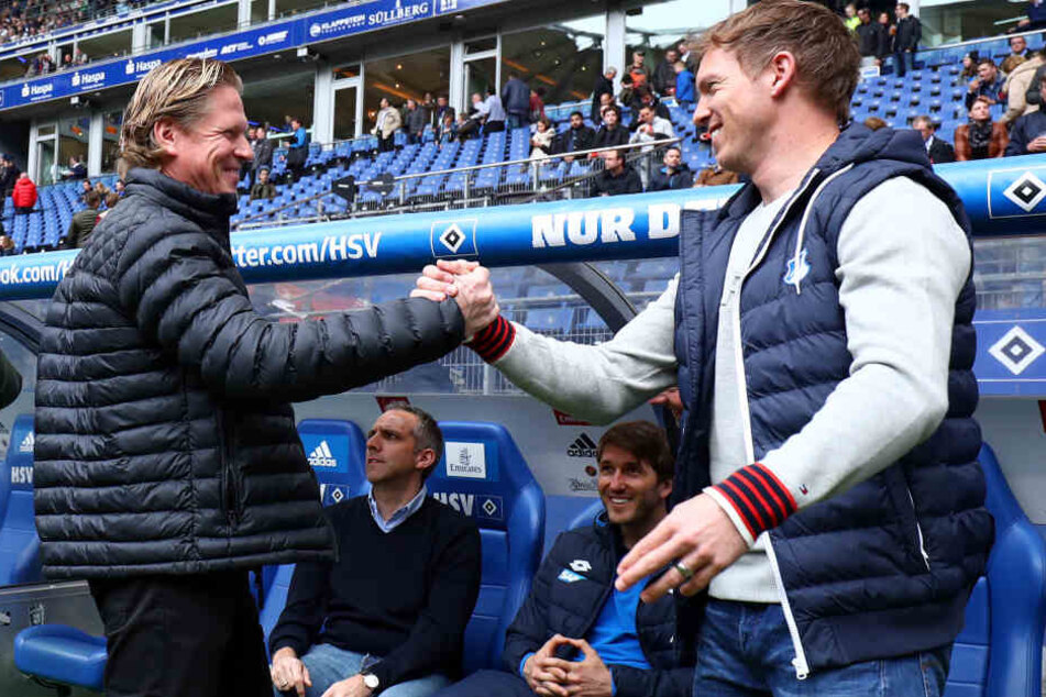 Kennen sich schon länger: Markus Gisdol (links) und Julian Nagelsmann (rechts) 2017 beim Spiel Hamburg gegen Hoffenheim.