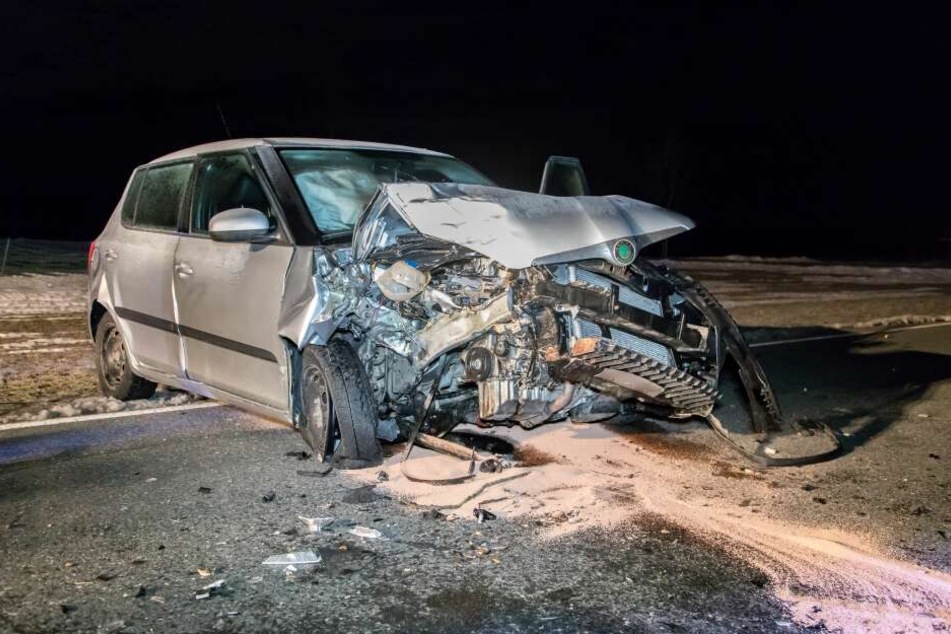 Das Auto wurde stark demoliert.