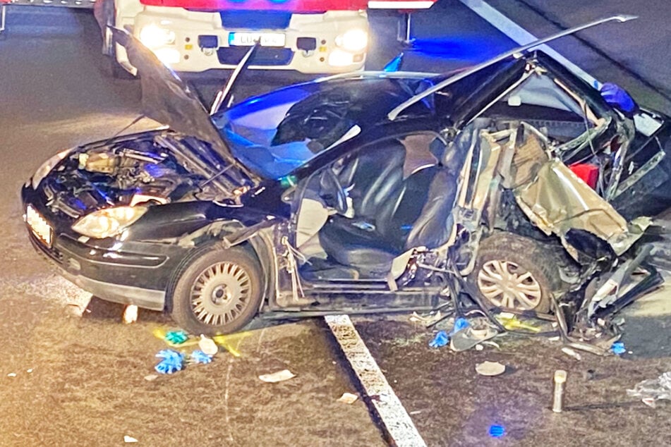 Unfall A61: Unfall auf der A61: BMW mit Kind an Bord kracht ungebremst in Citroën