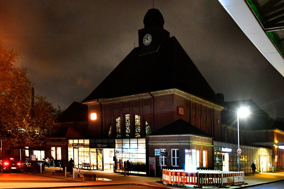 Am Bahnhof Herne wurde der 44-Jährige kontrolliert. Die Beamten trafen damit voll ins Schwarze. (Archivbild)