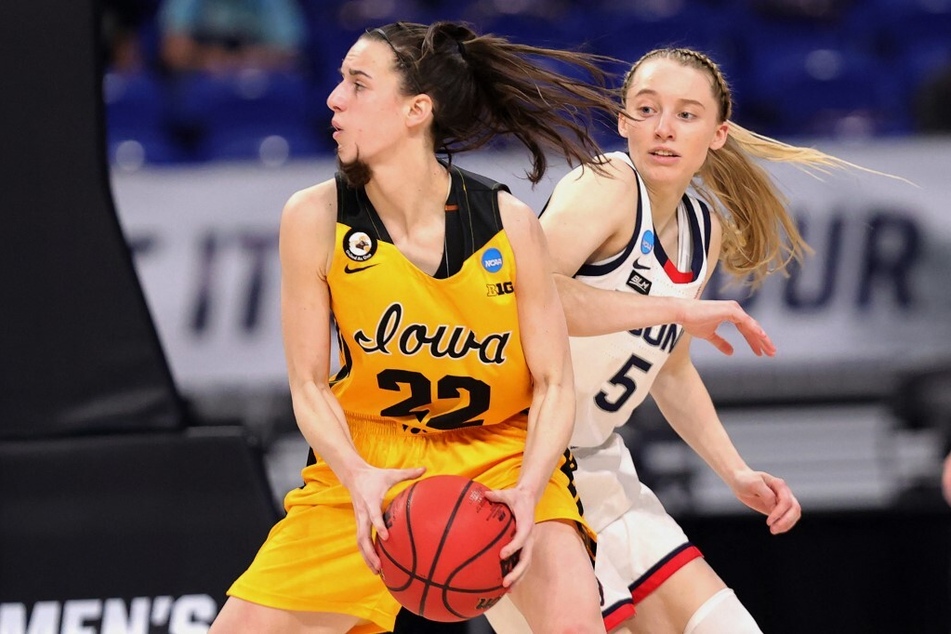 Caitlin Clark (l.) and Iowa are set for a Final Four matchup with Paige Bueckers and UConn.