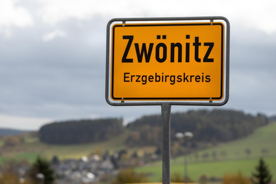 Die S270 in der Ortsdurchfahrt Zwönitz muss ab Montag voll gesperrt werden. (Symbolbild)