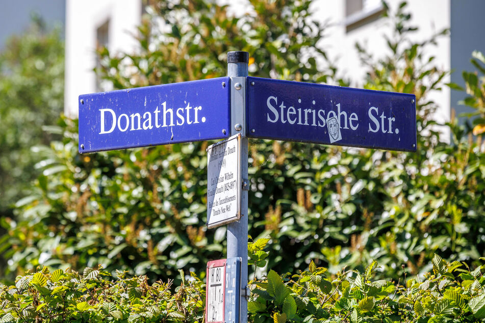 Die Zufahrt von der Donathstraße in die Steirische Straße ist vorerst gesperrt.