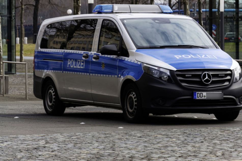 Die Polizei Dresden ermittelt im Fall des unbekannten Mannes wegen Volksverhetzung und Beleidigung. (Symbolbild)