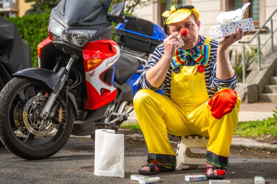 Chemnitz: Das ist gar nicht lustig! Wer hat Fridolins rote Clownsschuhe geklaut?