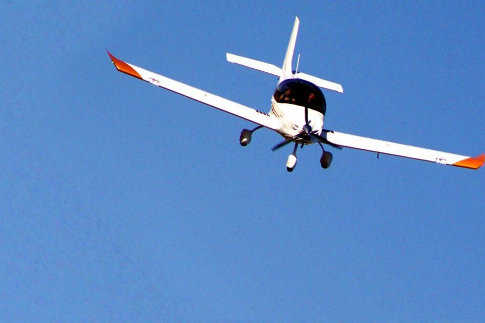 Ein Ultraleichtflugzeug musste in Mittelsachsen notlanden. (Symbolbild)