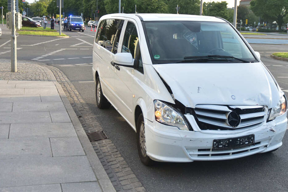 Der Mercedes Vito erlitt auf den ersten Blick einen geringeren Schaden.