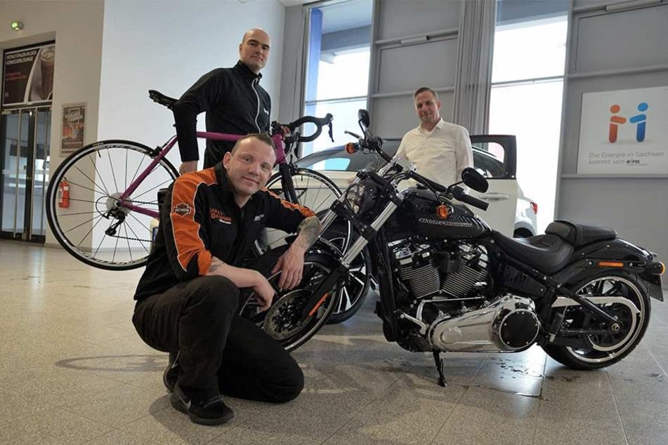 Messe-Dreifalt: Christian Parsche (38, v.l.n.r.) von "Spoorth", René Hentschel (36) von Harley-Davidson und Mario Frank (45) vom Volvo-Autohaus Liebhaber.