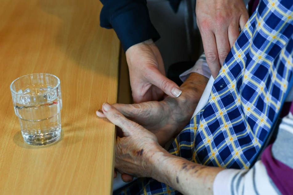 Auch Wohnungen von Patienten wurden bei den Durchsuchungen in München und Augsburg kontrolliert. (Symbolbild)