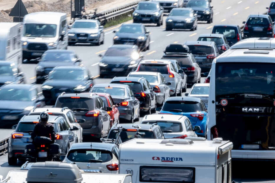 Der Verkehr auf den Autobahnen im Norden kommt zum Stehen.