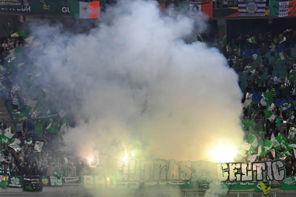 Die Leipziger Bereitschaftspolizei brachte in der Nacht zum Freitag einen jungen Celtic-Fan zum Berliner Flughafen.