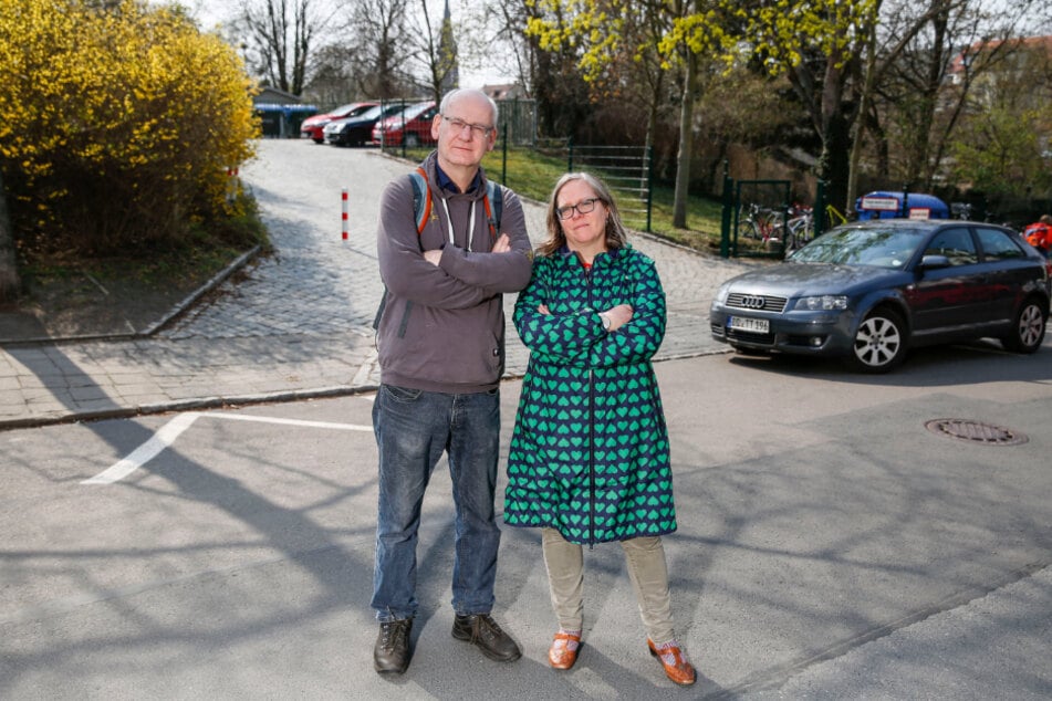 Kämpft gegen den "unsinnigen" Tunnel: Stadtrat Johannes Lichdi (56, Grüne) und Ulla Wacker (48).