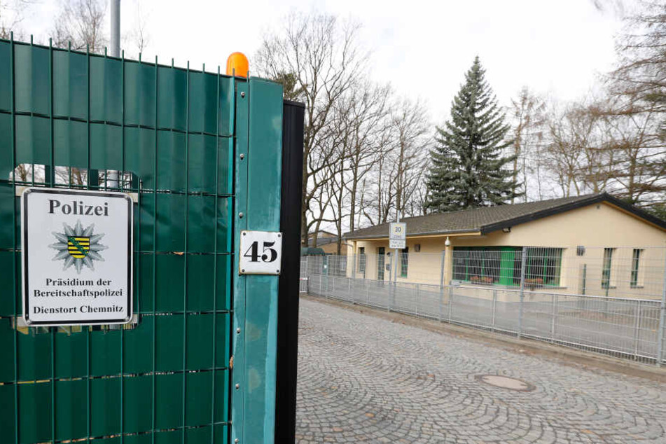 Auf diesem Gelände der Bereitschaftspolizei soll es zu der Sex-Attacke
gekommen sein.