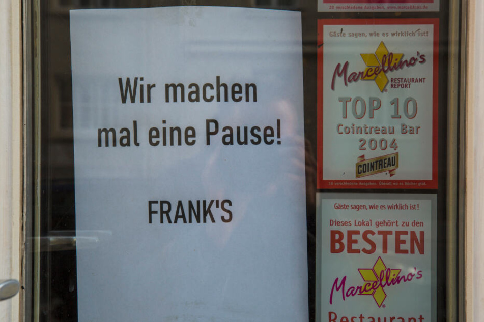 Na, hoffentlich bleibt es bei einer kurzen Pause. Die Cocktails hat der Gastgeber schon ziemlich gut gemixt.
