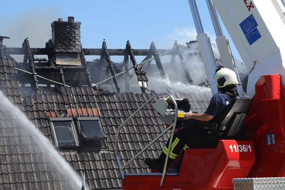 Nach langem Ringen konnten die Kameraden das Feuer unter Kontrolle bringen und bewältigen.