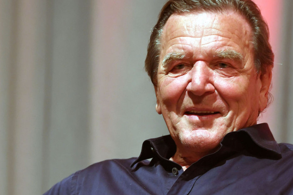Schröder genießt durch seine Aufsichtsratposten bereits ein nettes Nebeneinkommen.