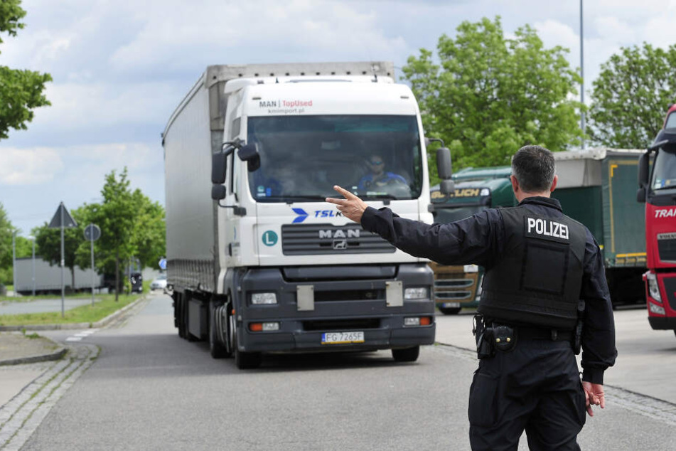 Polizeikontrolle: Am Rastplatz Auerswalder Blick ging es um manipulierte Abgaswerte.