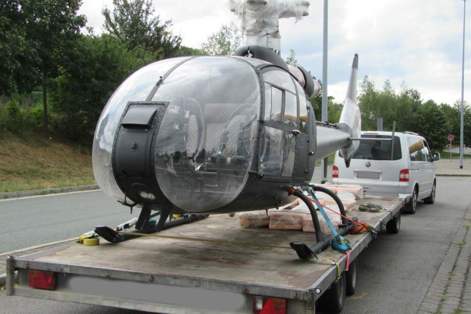 Auf der A4 wurde ein VW-Bus, der einen Helikopter transportierte, gestoppt.