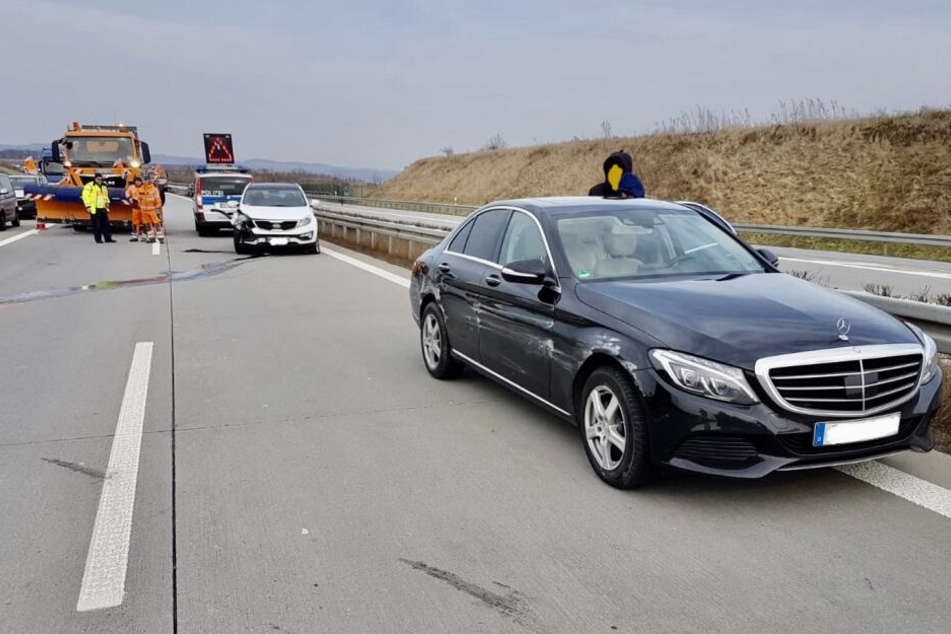 Unfall A17: Unfall auf A17: Autobahn Richtung Prag dicht