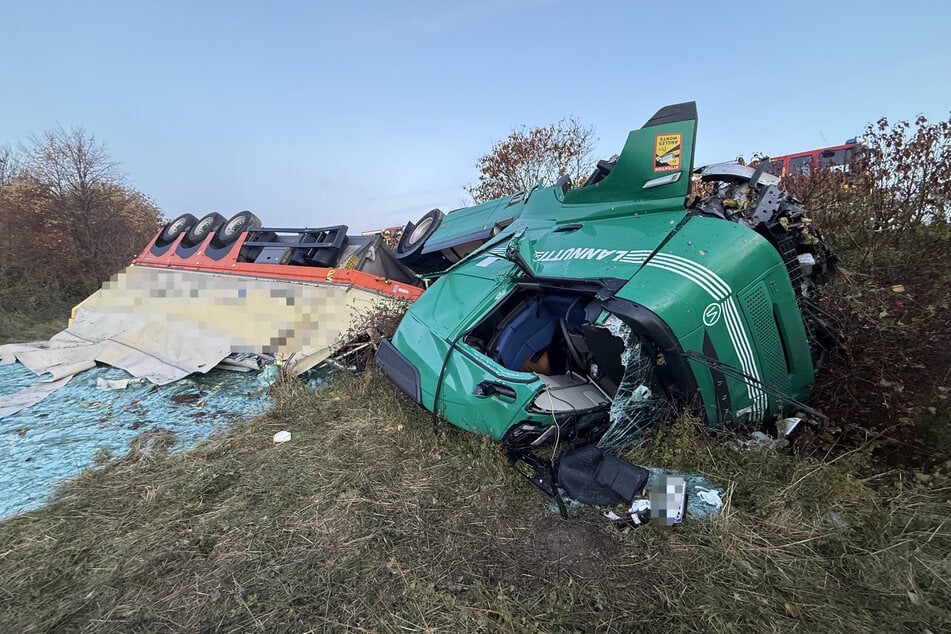 Unfall A38: Tödlicher Lkw-Unfall auf A38: 310.000 Euro Schaden