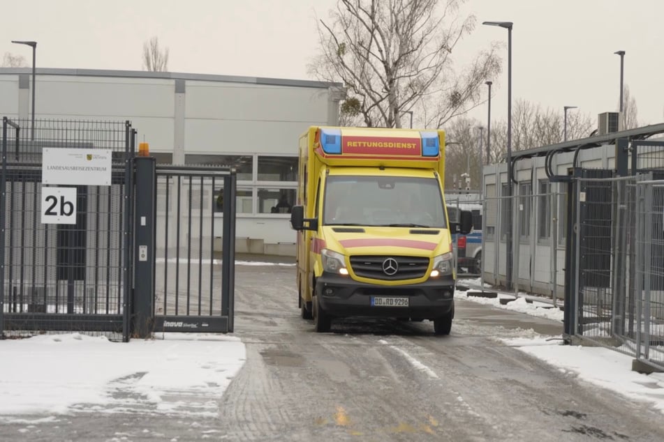 Die Rettungskräfte versorgten den Verletzten direkt vor Ort.