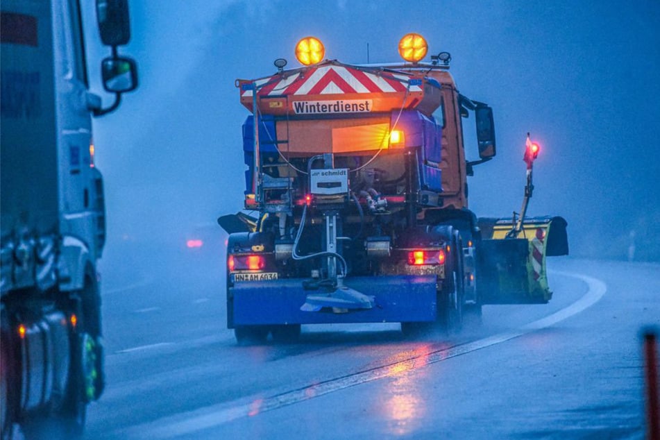 Straßen in Baden-Württemberg sollten in den kommenden Tagen vorsichtig befahren werden.