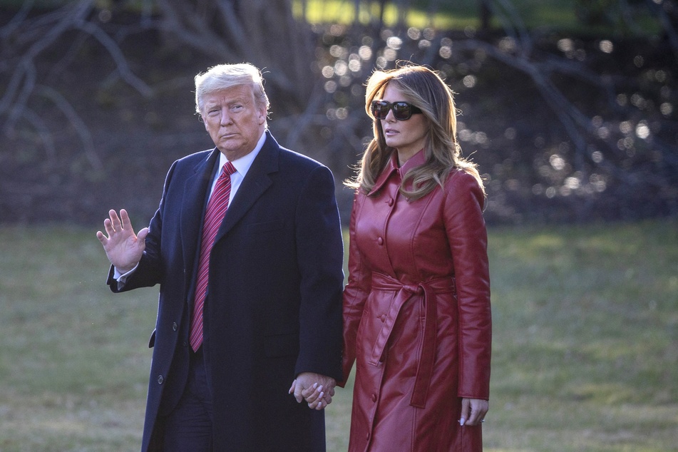 Donald Trump (l.) and Melania Trump (r.) walking on the south lawn of the White House in Washington, DC on February 14, 2020.