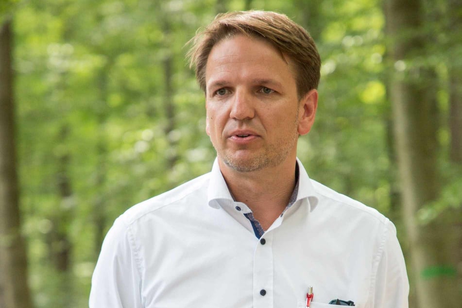 Sebastian Vogel (46) ist seit Januar Vorsitzender der Tafel Sachsen. Ein Ehrenamt. Der Ex-Staatssekretär leitet heute das Zentrum für Fachkräftesicherung und Gute Arbeit Sachsen (ZEFAS).