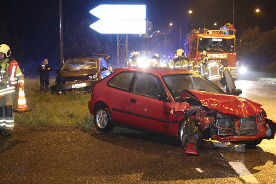 Bei einem Verkehrsunfall nahe der Radeburger Straße in Dresden wurden mehrere Personen verletzt.