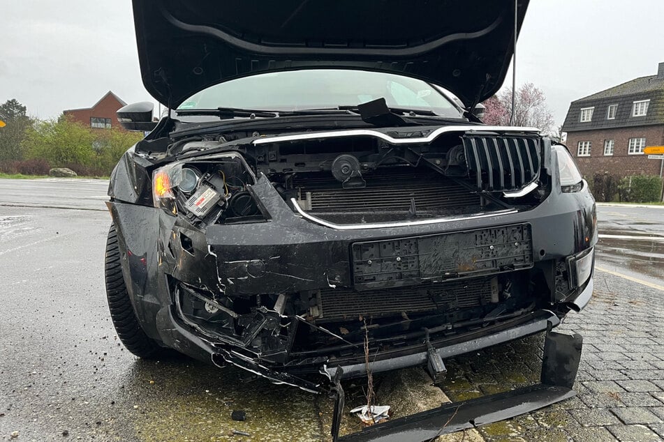 Heftiger Unfall in Linnich: 52-Jähriger bei Kollision schwer verletzt