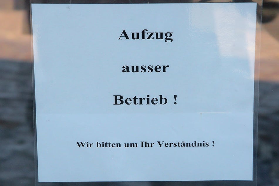 "Außer Betrieb!" Von den potentiellen Meißner Aufzugspassagieren wird derzeit viel "Verständnis" gefordert.