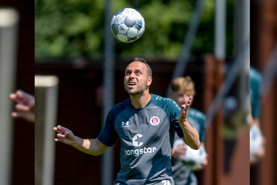 Rico Benatelli konzentriert sich auf den Ball.