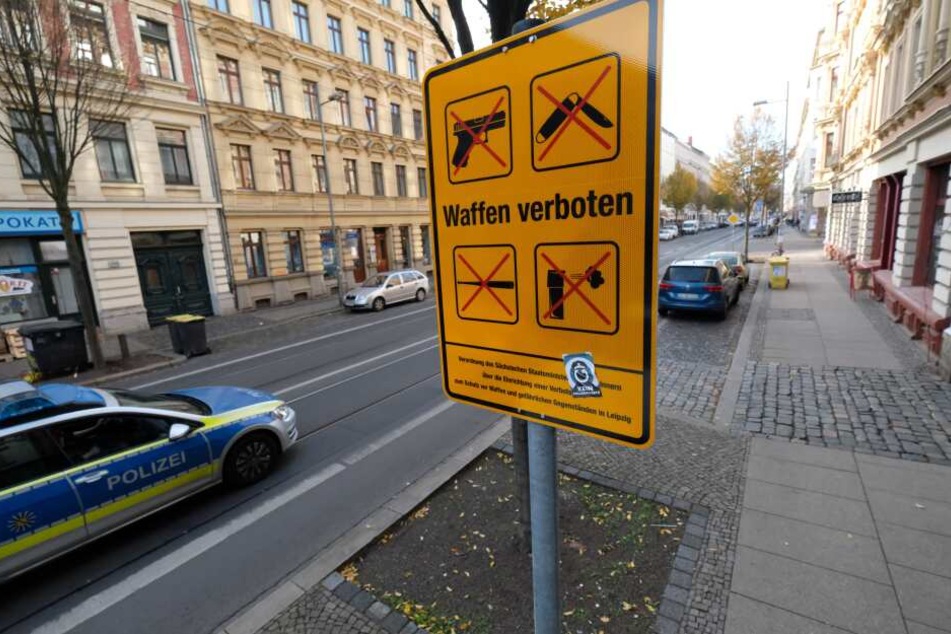 Seit Anfang November gilt in und um die Eisenbahnstraße ein striktes Waffenverbot. Es ist die erste derartige Zone in ganz Sachsen.