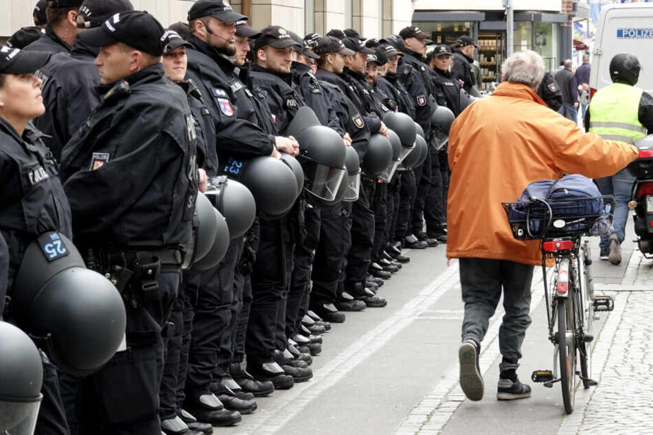 Zuletzt hatte ein Großaufgebot der Polizei in Kiel einen Demonstrationszug von Klimaschützern gesichert.