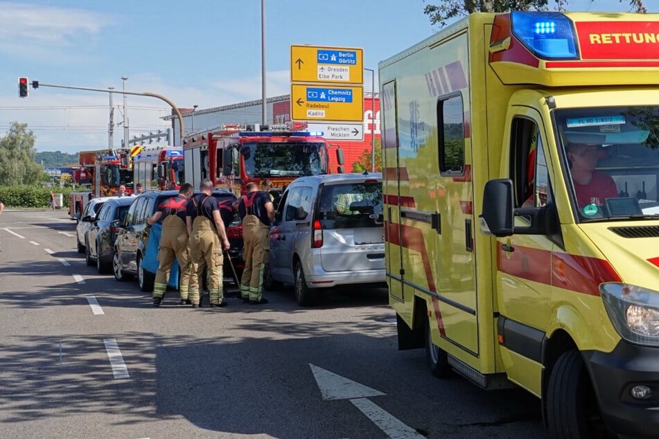 Feuerwehr, Rettungsdienst und Polizei waren aufgrund des Unfalls vor Ort.